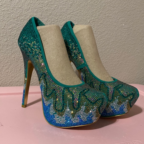 Alba Heels size 9 - Picture 4 of 16